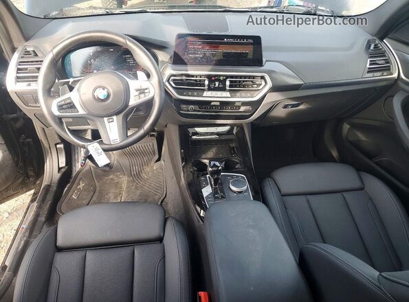 WBX57DP02RN304075 2024 BMW X3 Черный Вид панели приборов