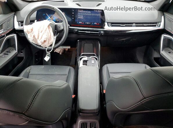 WBX73EF00T5404016 2026 BMW X1 Черный Вид панели приборов