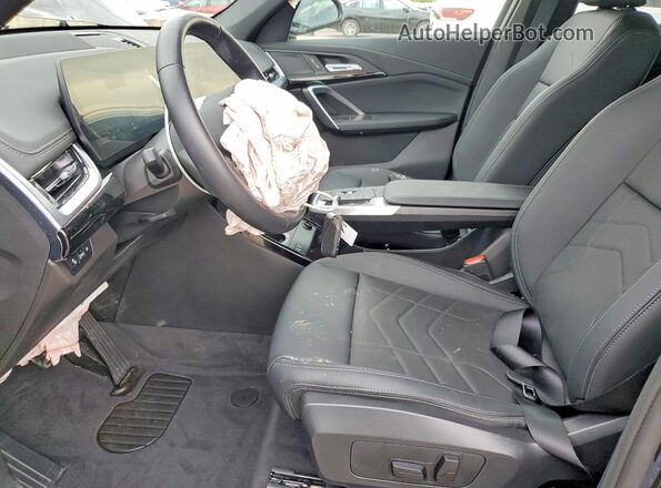 WBX73EF00T5404016 2026 BMW X1 Черный Вид салона спереди