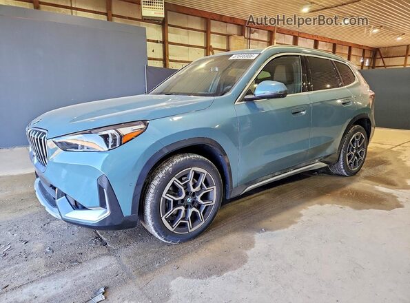 WBX73EF07S5367657 2025 BMW X1 Blue Vista tres cuartos delantera izquierda