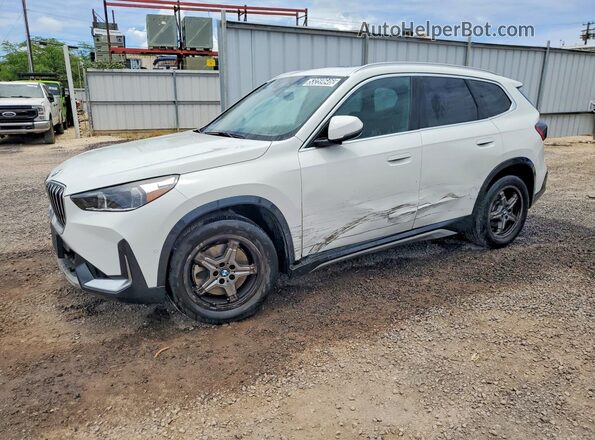 WBX73EF09S5243941 2025 BMW X1 Белый Передняя левая четверть