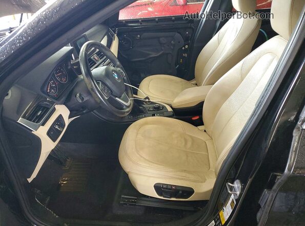 WBXHT3C30J5K27729 2018 BMW X1 Черный Вид салона спереди