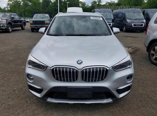 WBXHT3C31GP886321 2016 BMW X1 Серебряный Вид спереди