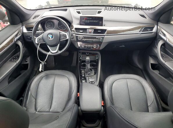 WBXHT3C31GP886321 2016 BMW X1 Серебряный Вид панели приборов
