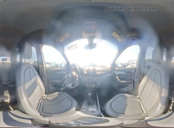 WBXHT3C31H5F72040 2017 BMW X1 Silver Widok wnętrza 360 stopni