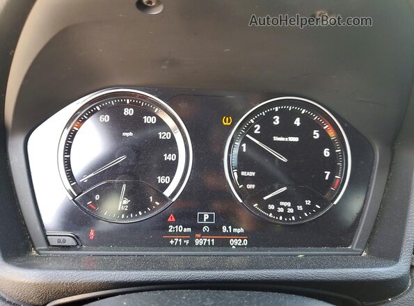 WBXHT3C31J5L27192 2018 BMW X1 White ხელსაწყოთა პანელის ხედი