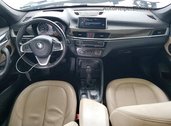 WBXHT3C33GP883260 2016 BMW X1 Blue Vista del salpicadero