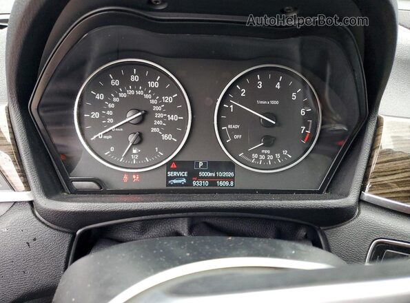WBXHT3C34H5F85185 2017 BMW X1 Gray Սարքավորումների վահանակի տեսք