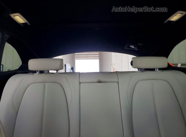 WBXHT3C34J5F92286 2018 BMW X1 Blue Vista de los asientos traseros