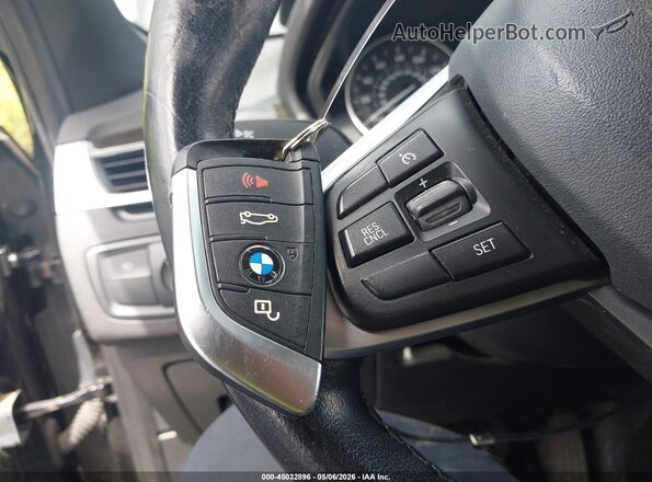 WBXHT3C34J5L26666 2018 BMW X1 Черный Вид панели приборов