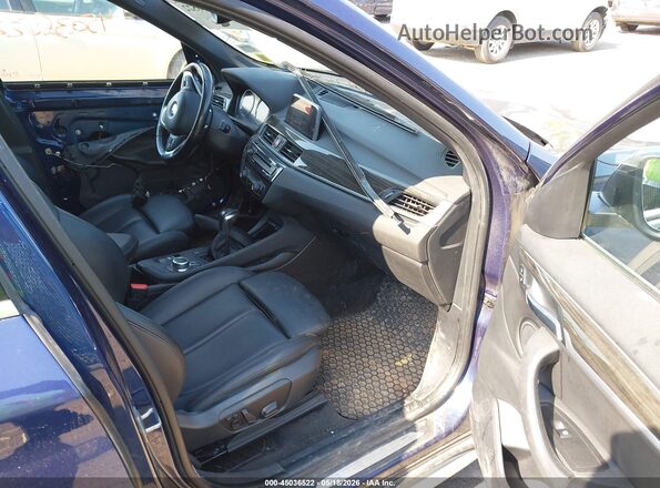 WBXHT3C34J5L27977 2018 BMW X1 Blue Вид салону спереду