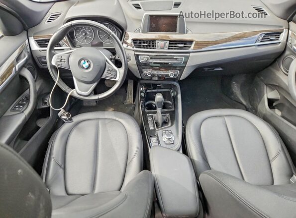 WBXHT3C35GP881266 2016 BMW X1 Silver Vista del salpicadero