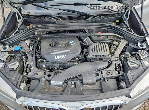 WBXHT3C35GP881266 2016 BMW X1 Silver Vista del compartimento del motor