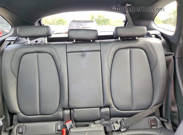WBXHT3C35GP881266 2016 BMW X1 Silver Vista de los asientos traseros