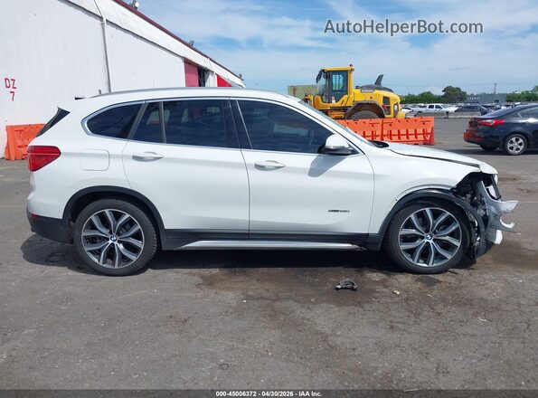 WBXHT3C35H5F69951 2017 BMW X1 Белый Панорамный вид салона 360°