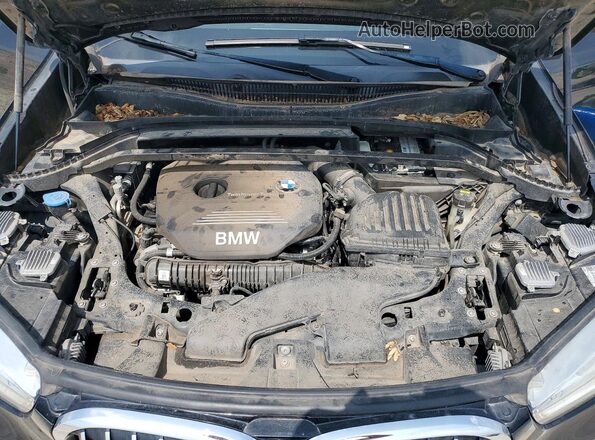 WBXHT3C35H5F75779 2017 BMW X1 Черный Вид задней части салона