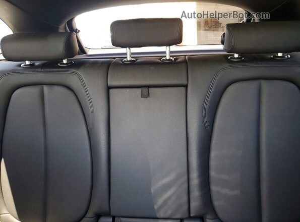 WBXHT3C35J5K31730 2018 BMW X1 Белый Вид задних сидений