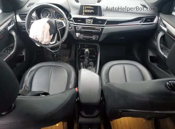 WBXHT3C36GP880899 2016 BMW X1 Silver Vista del salpicadero