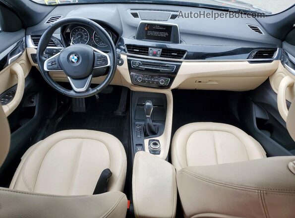 WBXHT3C36H5F76732 2017 BMW X1 Черный Вид панели приборов