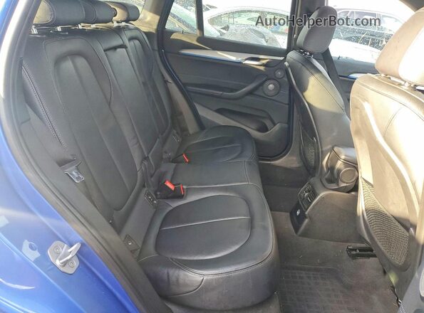 WBXHT3C36J5L25194 2018 BMW X1 Синий Вид задних сидений