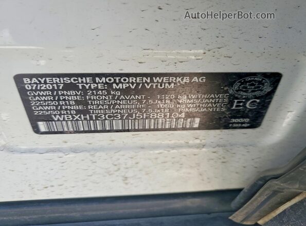WBXHT3C37J5F88104 2018 BMW X1 Белый Вид наклейки с VIN-кодом