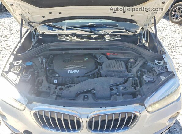 WBXHT3C37J5F88104 2018 BMW X1 Белый Вид подкапотного пространства