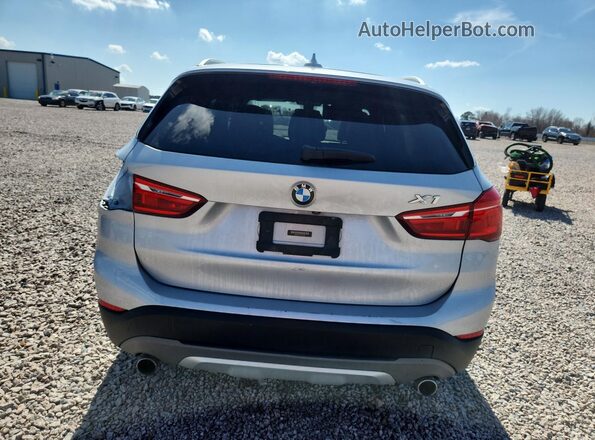 WBXHT3C39J5F91084 2018 BMW X1 Silver Widok z tyłu