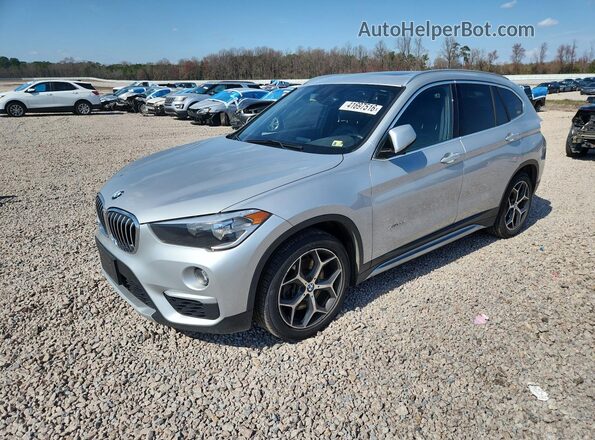 WBXHT3C39J5F91084 2018 BMW X1 Silver Przód lewy