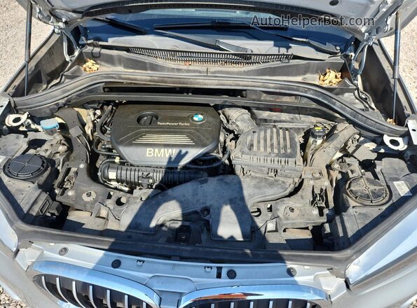 WBXHT3C39J5F91084 2018 BMW X1 Silver Widok komory silnika