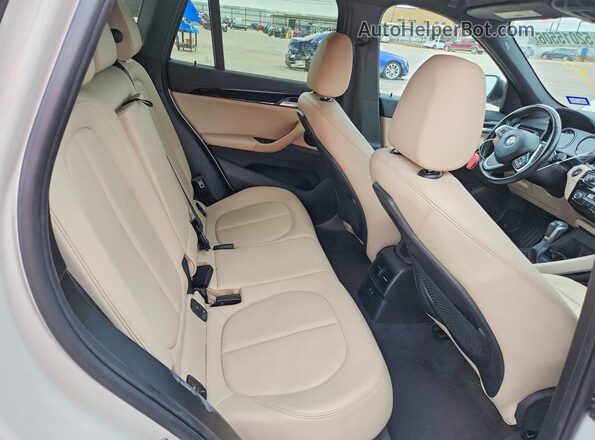 WBXHT3C51K3H34740 2019 BMW X1 Белый Вид задних сидений