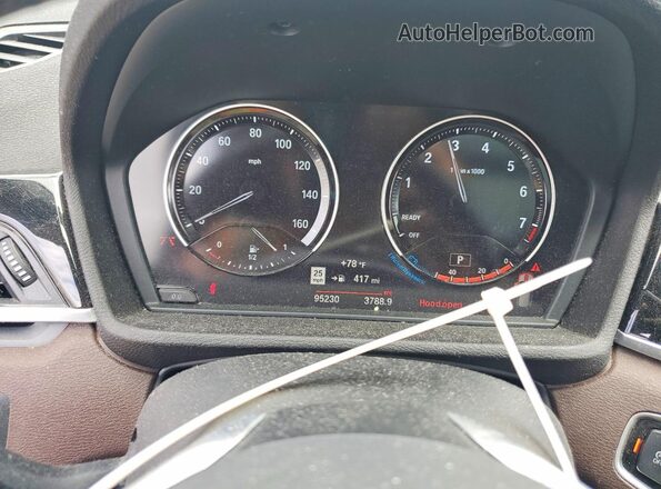WBXHT3C55K5L37257 2019 BMW X1 White Widok zestawu wskaźników
