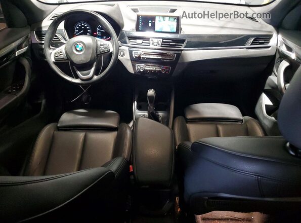WBXHT3C59K5L90477 2019 BMW X1 Gray Вид панелі приладів