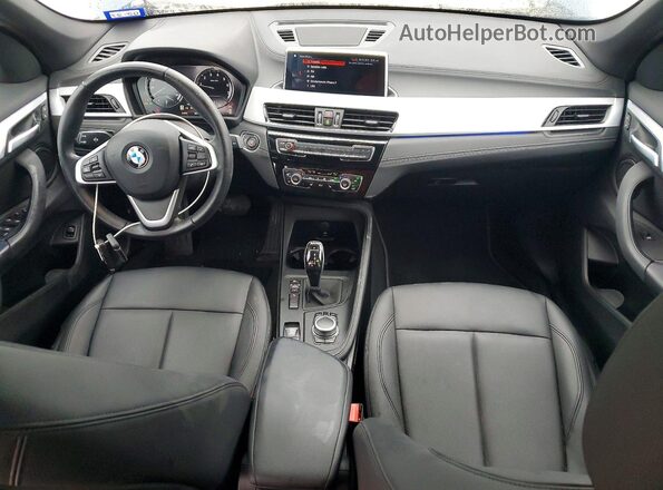 WBXJG7C00M5U33656 2021 BMW X1 Синий Вид панели приборов