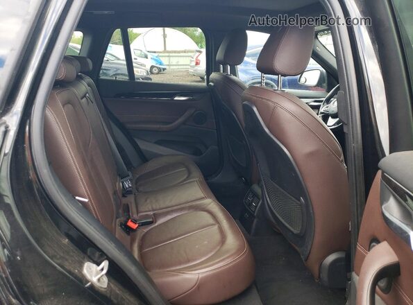 WBXJG9C06L5P68222 2020 BMW X1 Черный Вид задней части салона