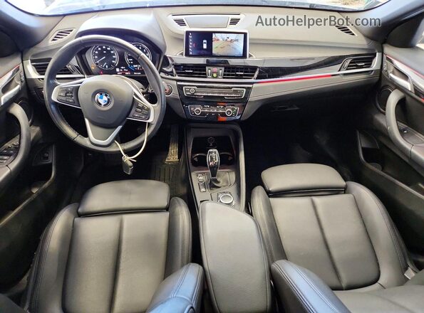 WBXYJ1C06N5U54512 2022 BMW X2 Blue Widok deski rozdzielczej