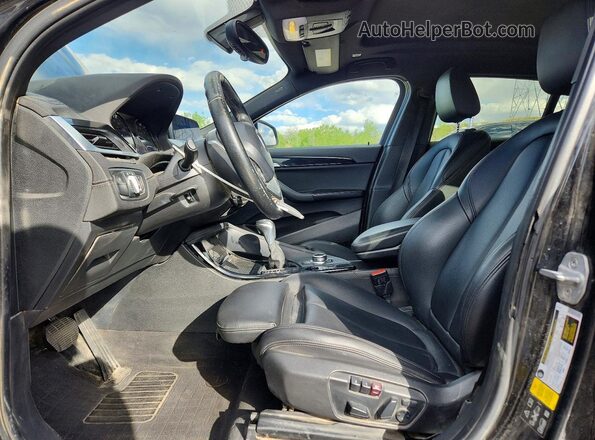 WBXYJ5C32JEF69719 2018 BMW X2 Black Widok wnętrza z przodu