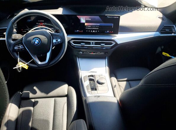 WBY43AW08RFS74593 2024 BMW I4 White Vista del salpicadero