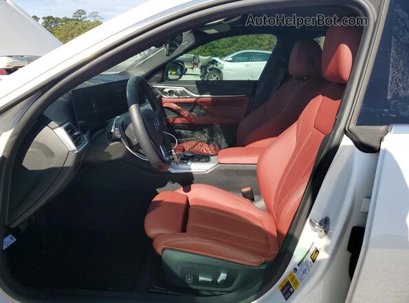WBY43AW09PFP74985 2023 BMW I4 White Vista interior delantera