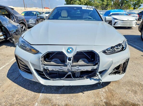 WBY73AW00NFN15473 2022 BMW I4 Серебряный Вид спереди