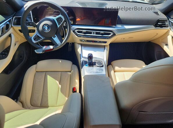 WBY73AW00NFN15473 2022 BMW I4 Серебряный Вид панели приборов