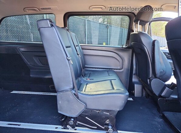 WD4PG2EE7J3365744 2018 MERCEDES-BENZ METRIS Black Вид задньої частини салону