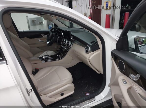 WDC0G4JB0GF109532 2016 MERCEDES-BENZ GLC 300 Белый Вид салона спереди
