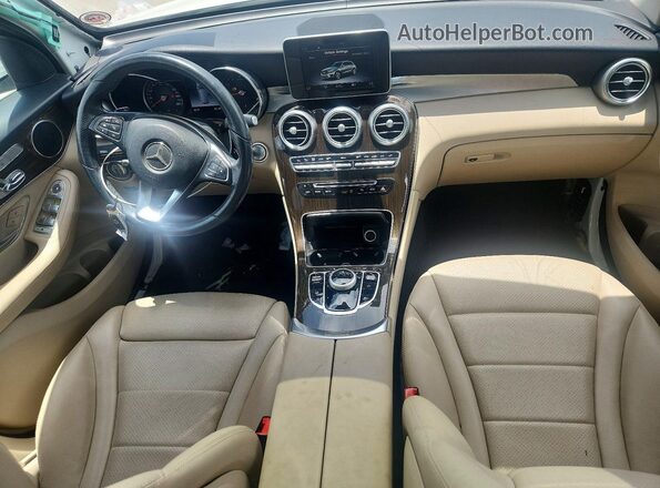 WDC0G4JB6KV146793 2019 MERCEDES-BENZ GLC-CLASS White Вид панелі приладів