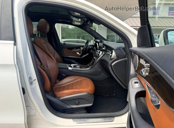 WDC0G4KB0GF050254 2016 MERCEDES-BENZ GLC-CLASS White Widok z przodu