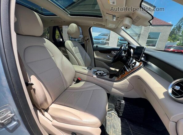 WDC0G4KB0HF140697 2017 MERCEDES-BENZ GLC-CLASS Blue Vista frontal