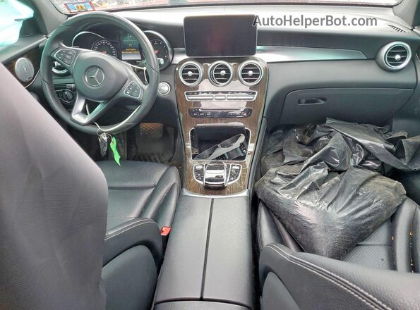 WDC0G4KB4HF166185 2017 MERCEDES-BENZ GLC-CLASS Red Вид панелі приладів