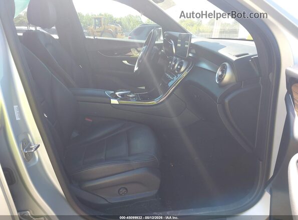 WDC0G4KB5HF152327 2017 MERCEDES-BENZ GLC 300 Silver Widok wnętrza z przodu
