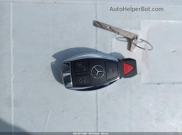 WDC0G4KBXHF134521 2017 MERCEDES-BENZ GLC 300 White Vista del salpicadero