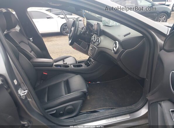 WDCTG4EB0GJ270922 2016 MERCEDES-BENZ GLA 250 Gray Front interior view