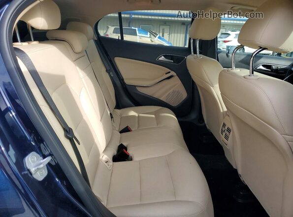 WDCTG4EB0HJ350402 2017 MERCEDES-BENZ GLA Blue Вид задньої частини салону